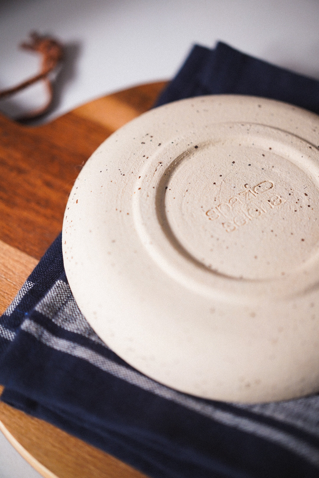 White Ceramic Garlic Plate #02